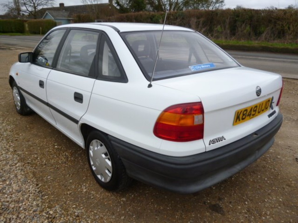 VAUXHALL ASTRA