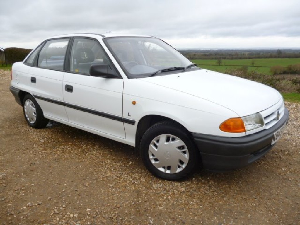 View VAUXHALL ASTRA 1.4 LI  ONLY 35000 MILES AND 1OWNER