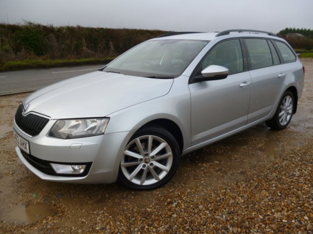 View SKODA OCTAVIA ELEGANCE 2.0 TDI CR DSG