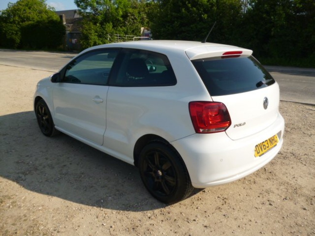 VOLKSWAGEN POLO