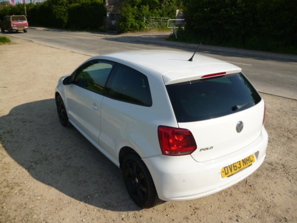 VOLKSWAGEN POLO