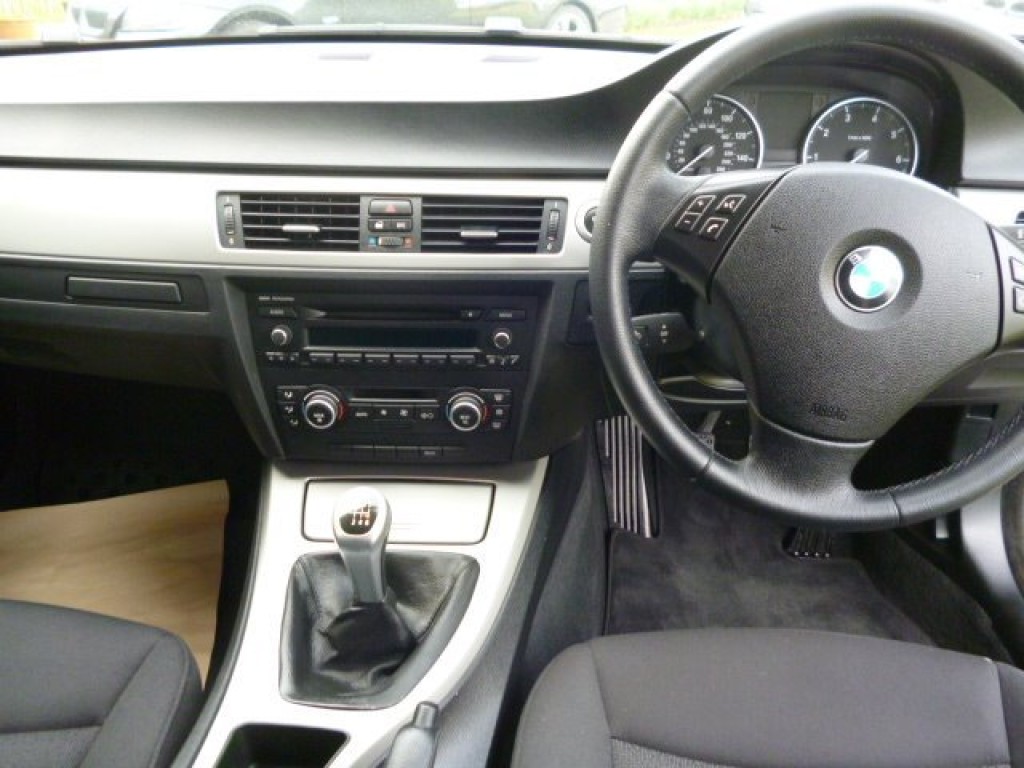 BMW 3 SERIES