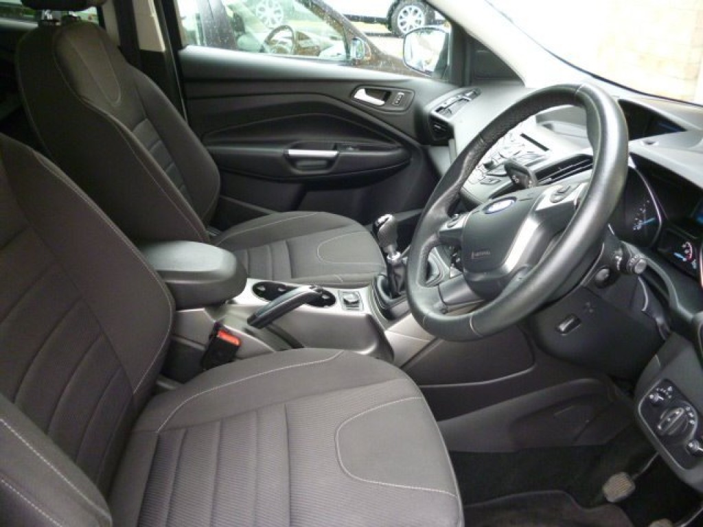 FORD KUGA