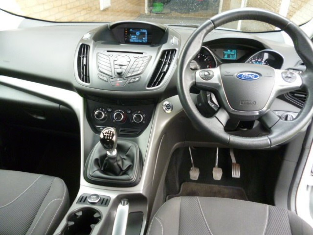 FORD KUGA