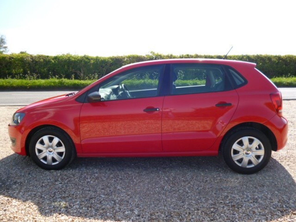 VOLKSWAGEN POLO