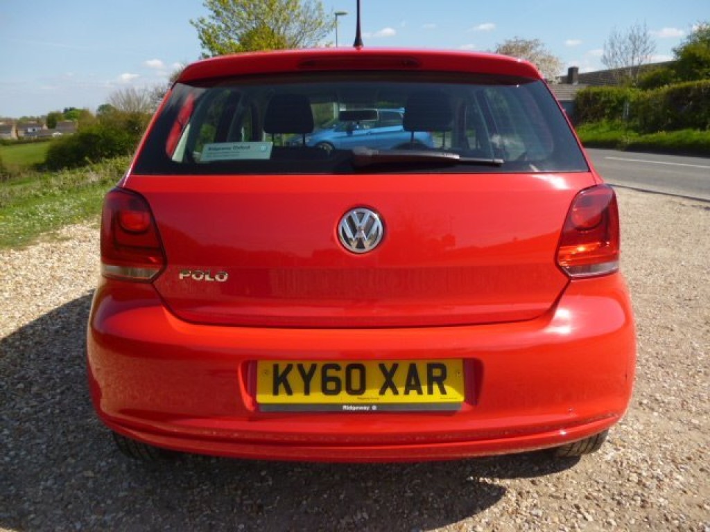 VOLKSWAGEN POLO