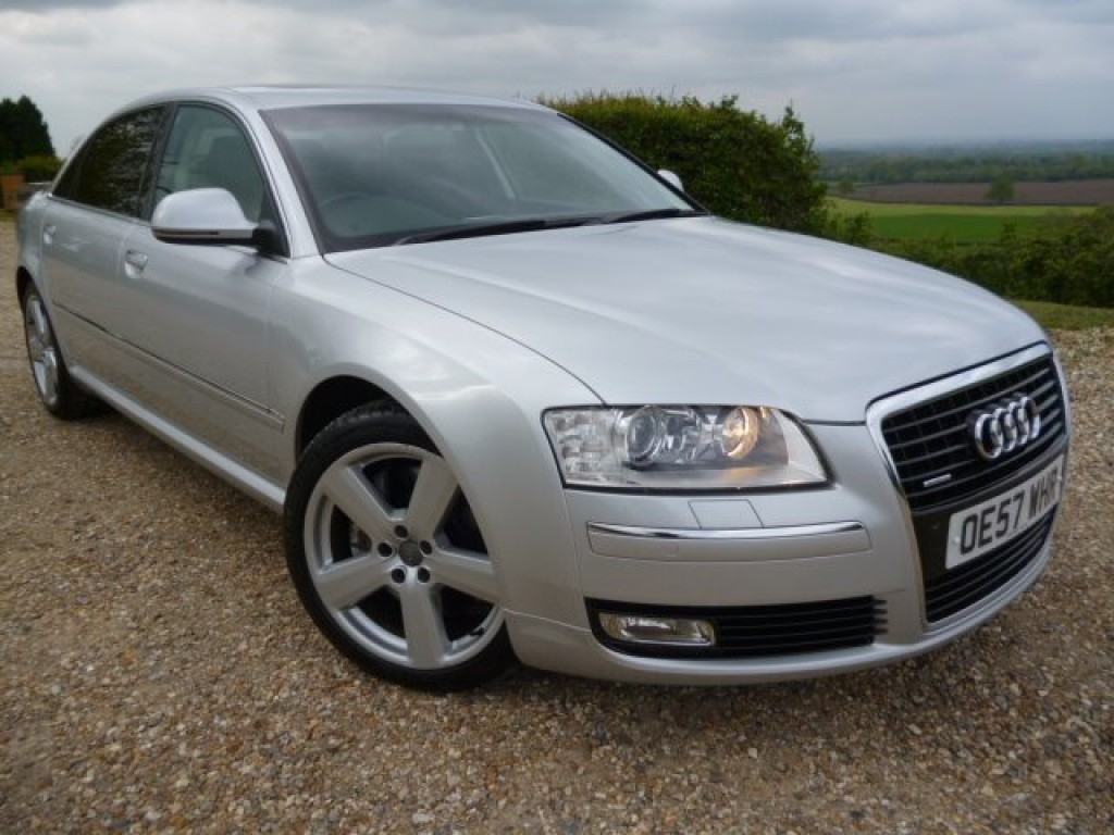 AUDI A8