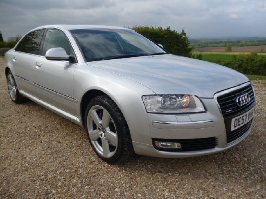 AUDI A8