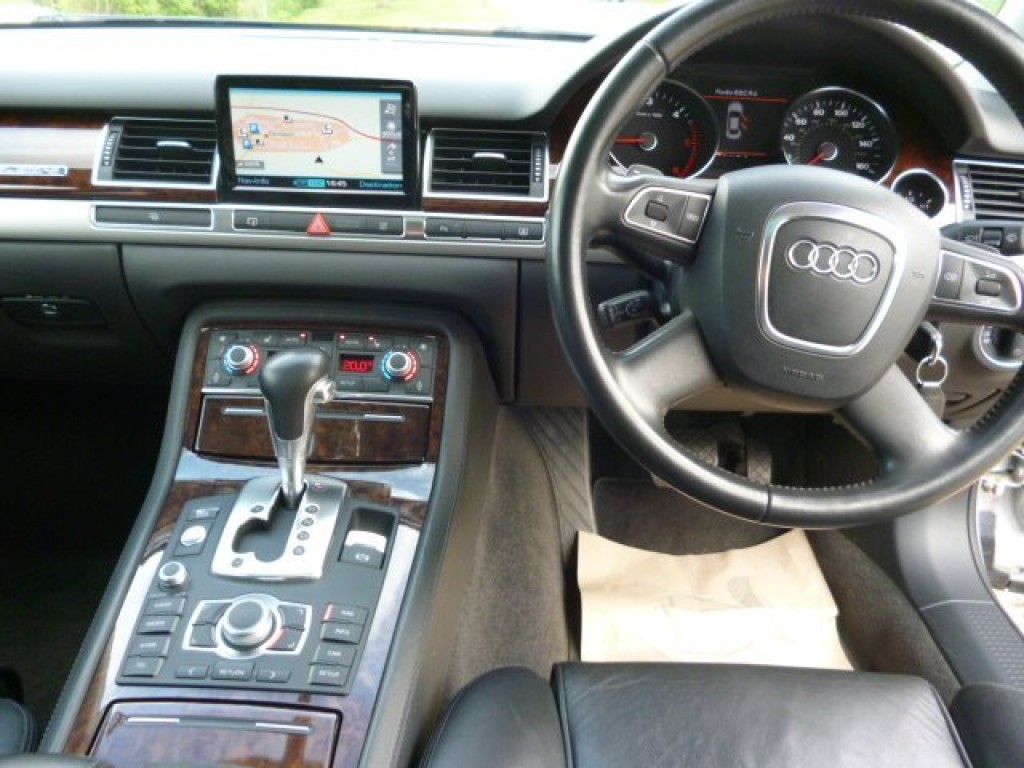 AUDI A8