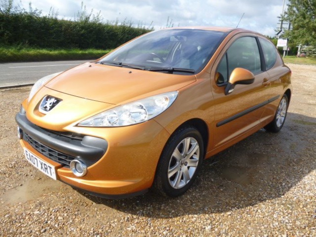 PEUGEOT 207