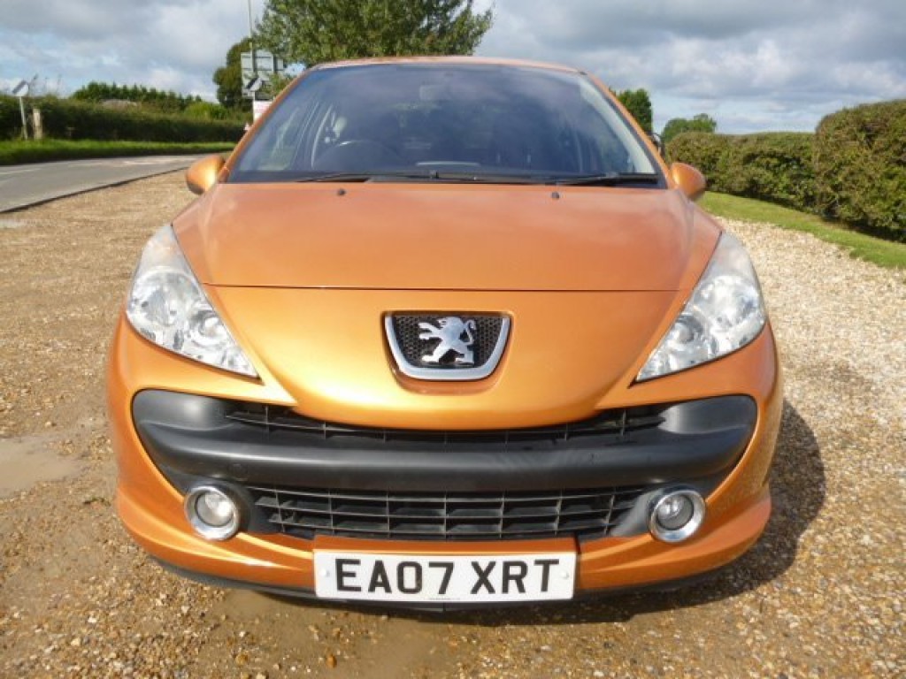 PEUGEOT 207