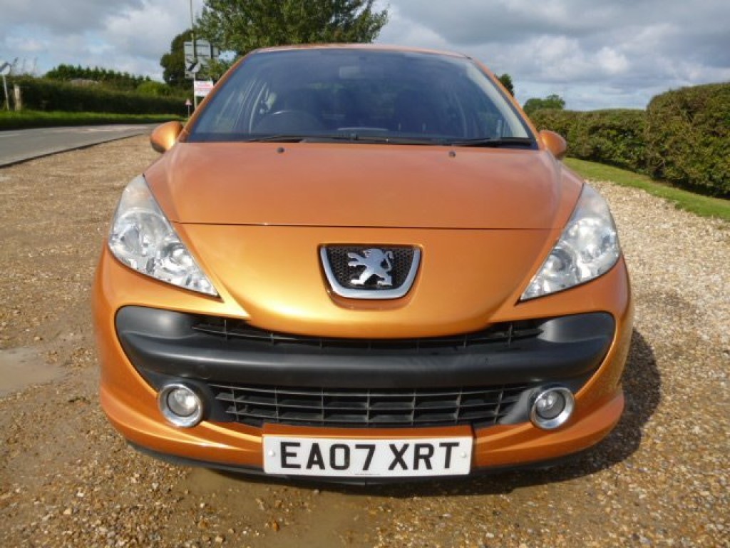 PEUGEOT 207