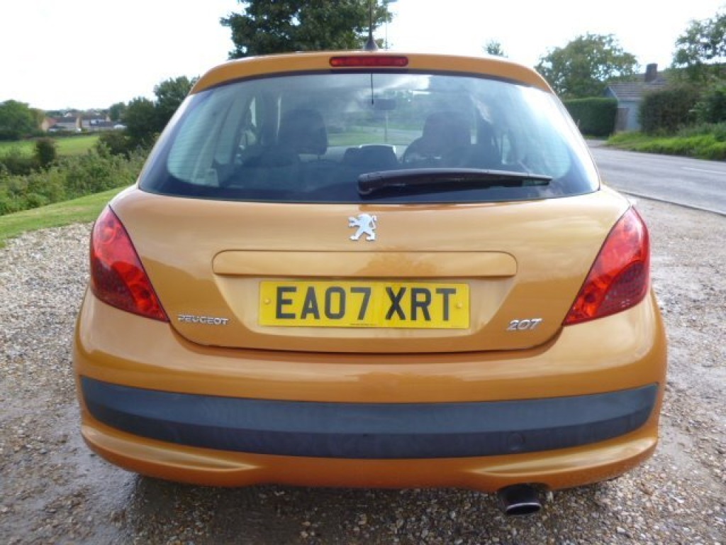 PEUGEOT 207