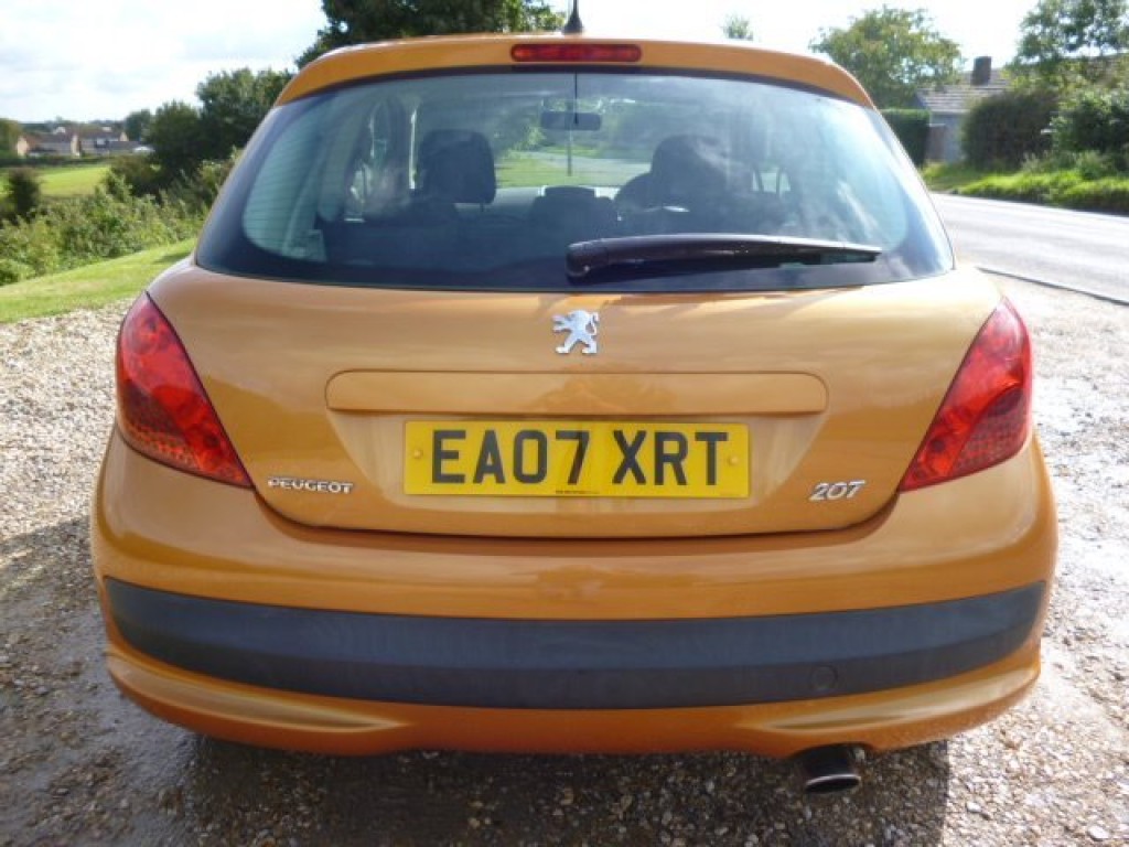 PEUGEOT 207