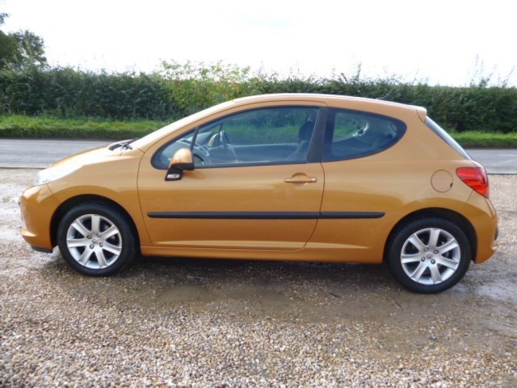 PEUGEOT 207