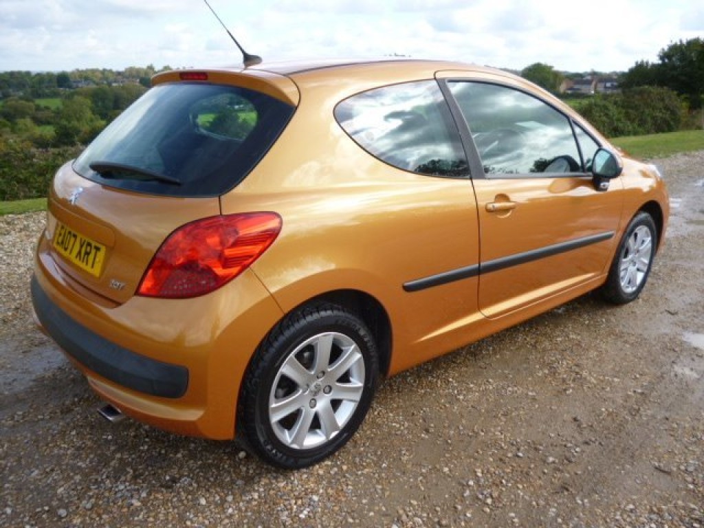 PEUGEOT 207