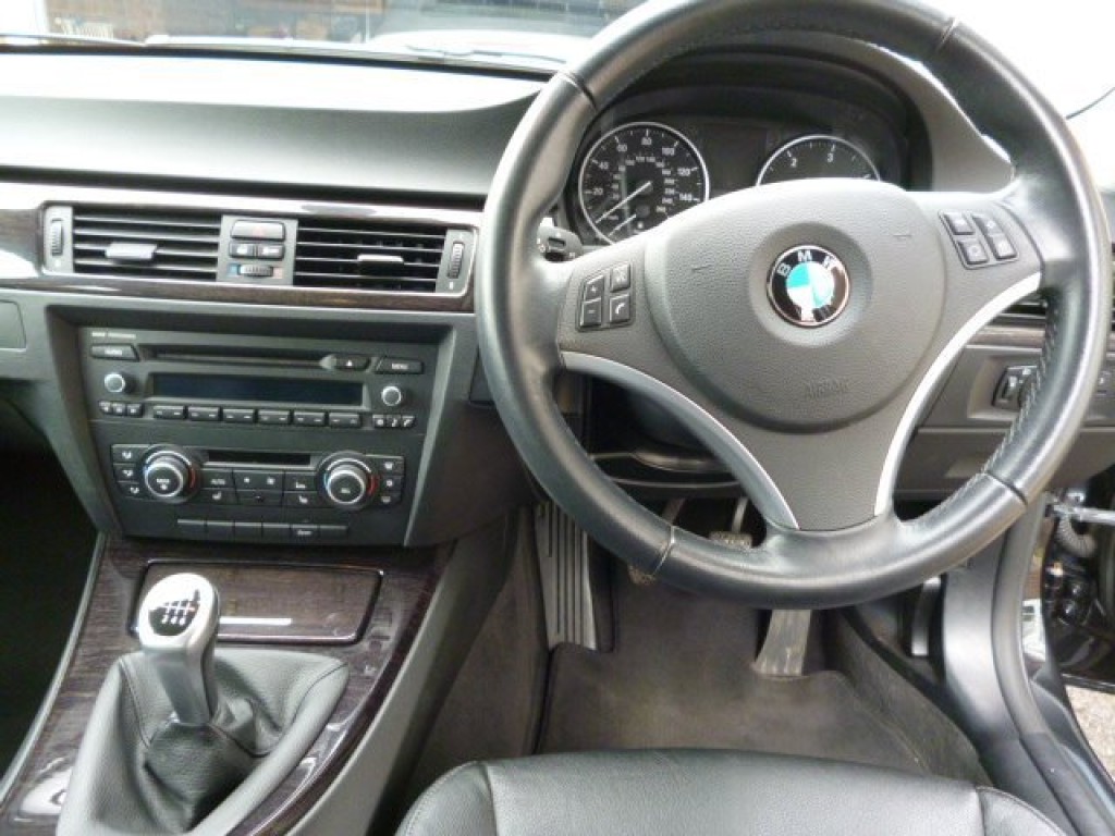 BMW 3 SERIES