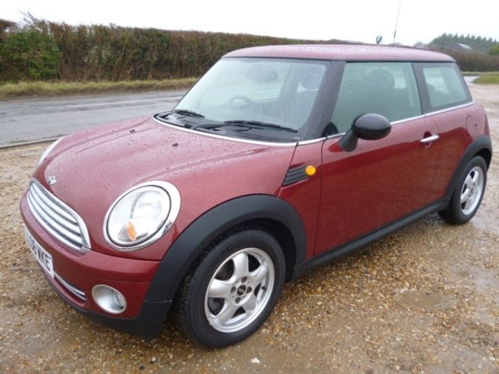 MINI HATCH
