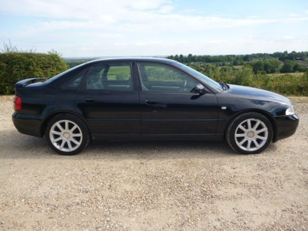 View AUDI A4 QUATTRO 1.8T SPORT