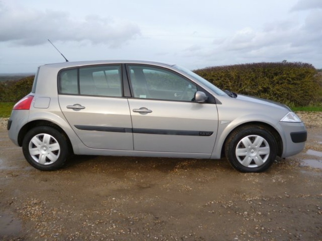 View RENAULT MEGANE VVT 115 EXPRESSION 1 OWNER ONLY 31K