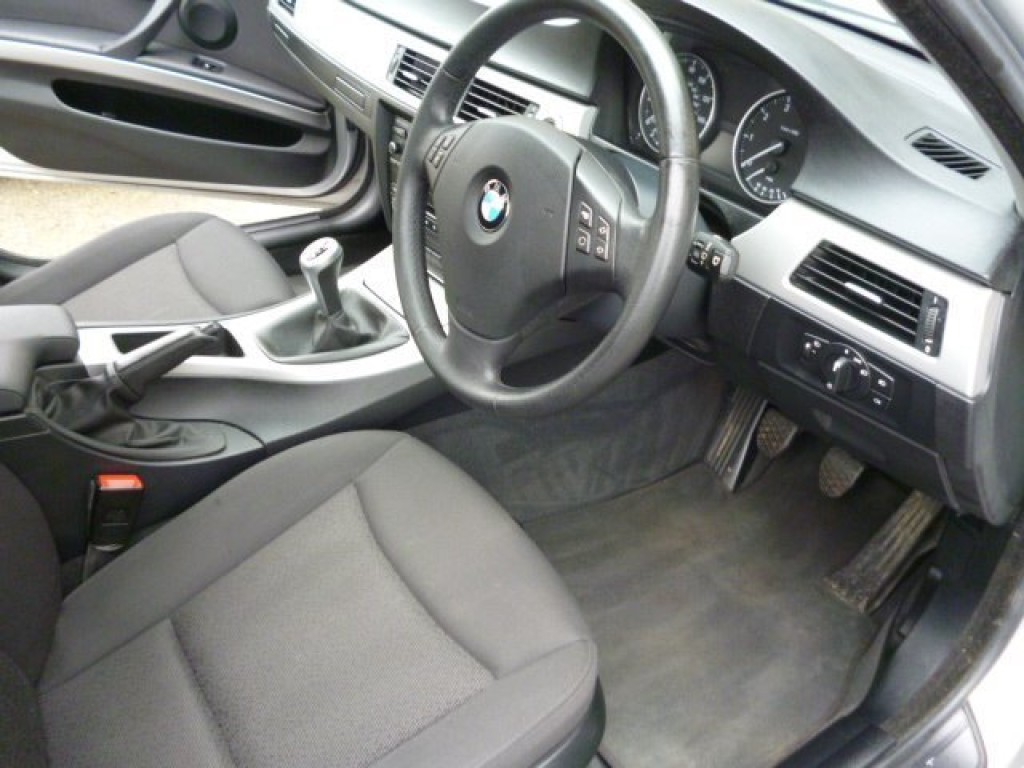 BMW 3 SERIES
