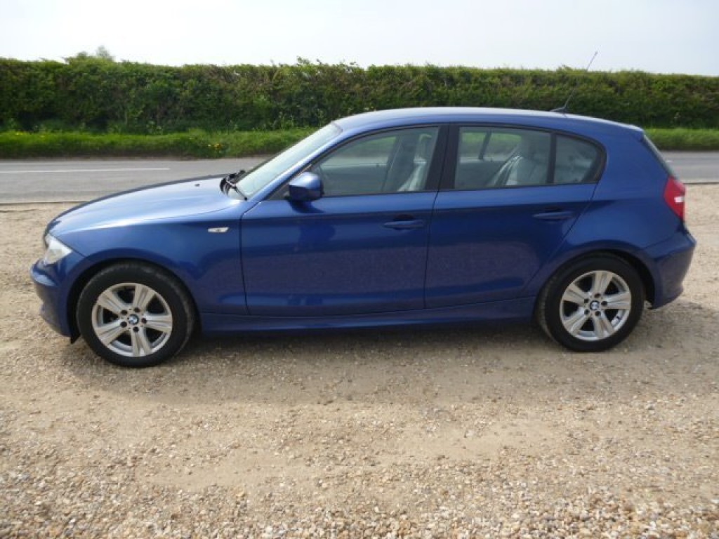 BMW 1 SERIES