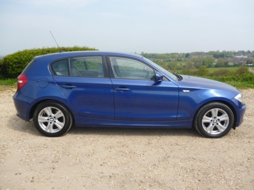 View BMW 1 SERIES  116i 2.0 SE  LOW MILES MOT 03-21