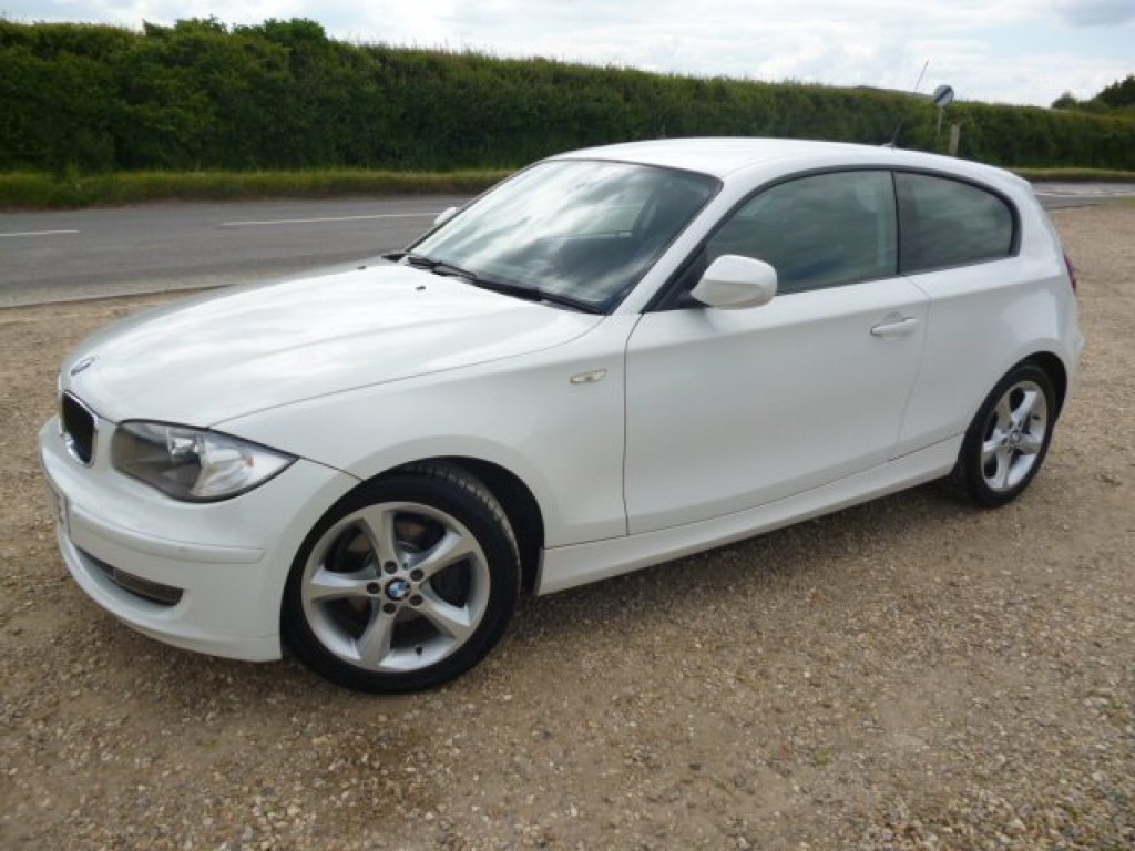 BMW 1 SERIES