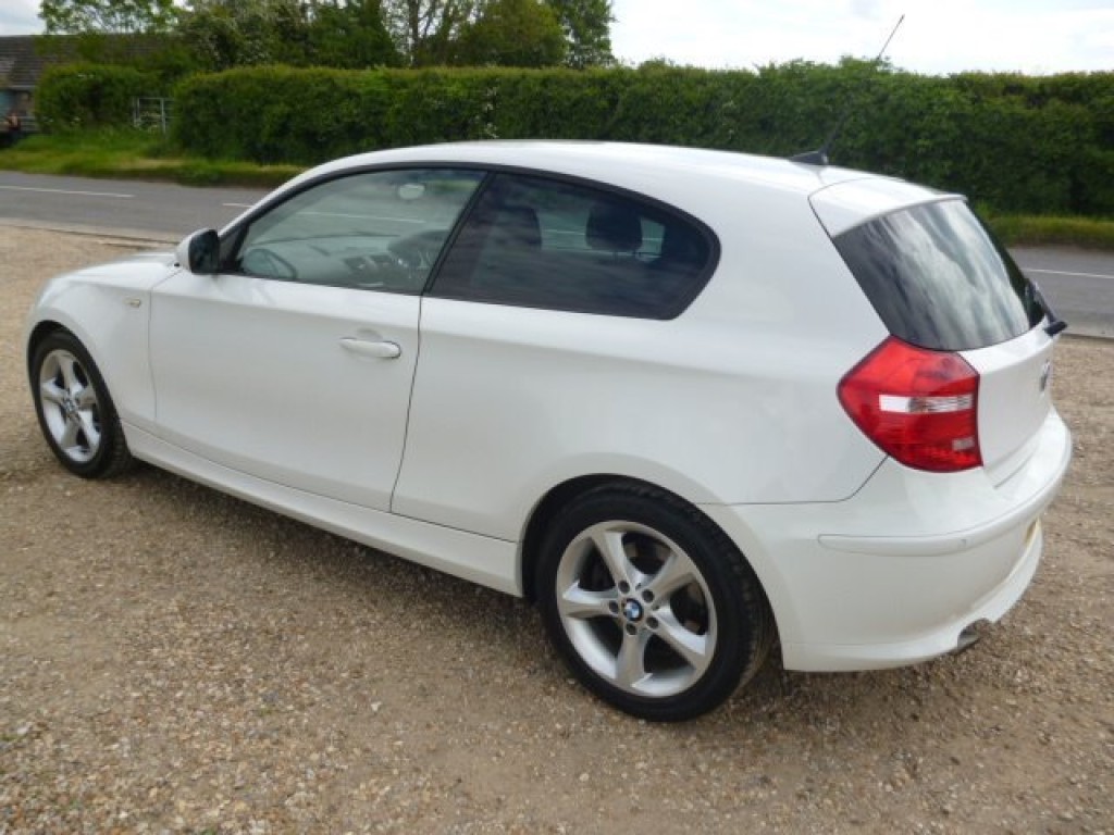 BMW 1 SERIES