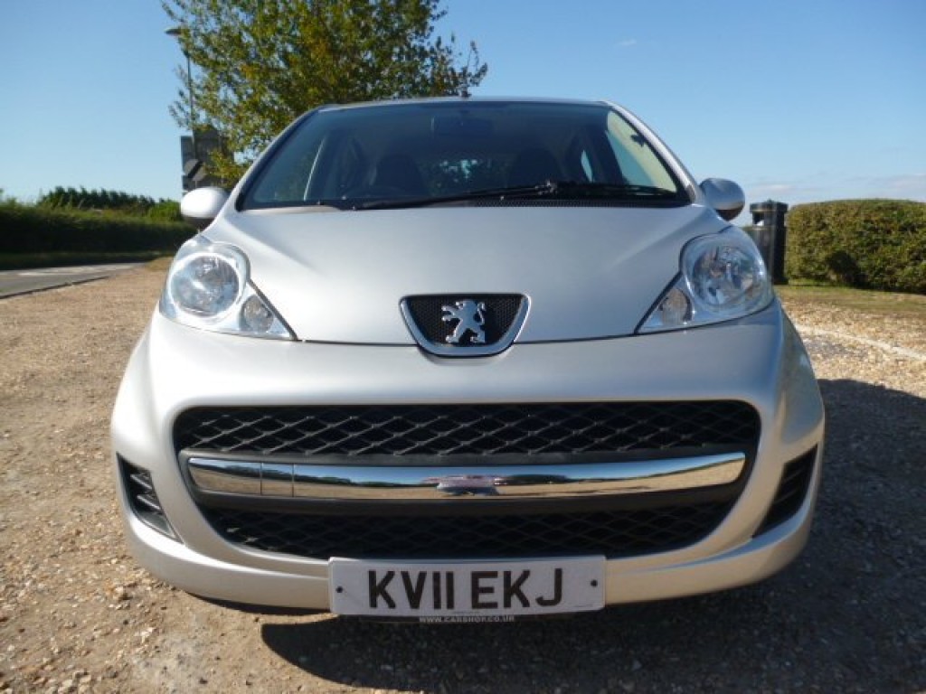 PEUGEOT 107