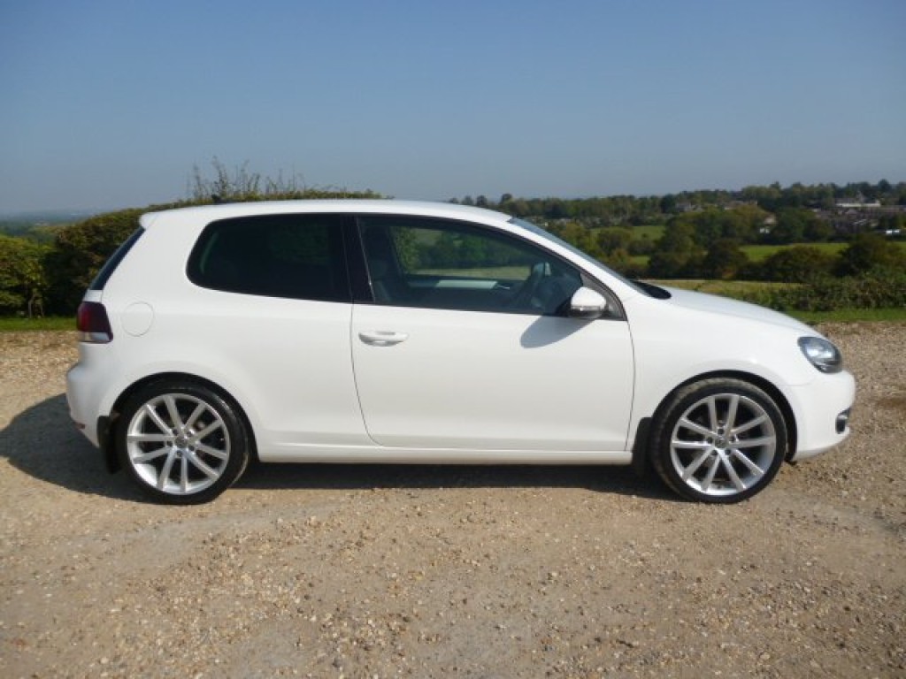 View VOLKSWAGEN GOLF 2.0 TDi 140 GT SAT NAV RECENT CAMBELT  60 REG
