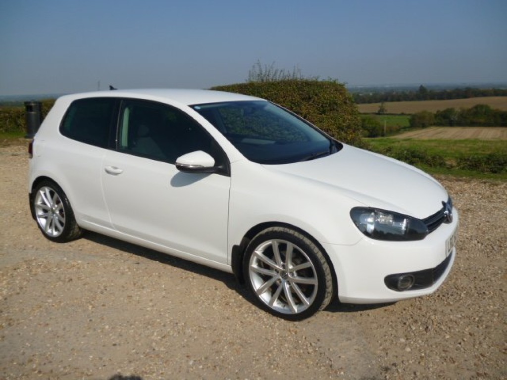 View VOLKSWAGEN GOLF 2.0 TDi 140 GT SAT NAV RECENT CAMBELT  60 REG