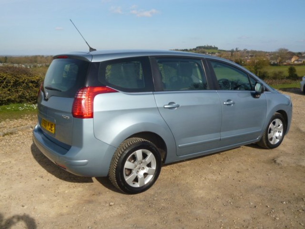 View PEUGEOT 5008 1.6 HDI SPORT 7 SEATER NEW CAMBELT