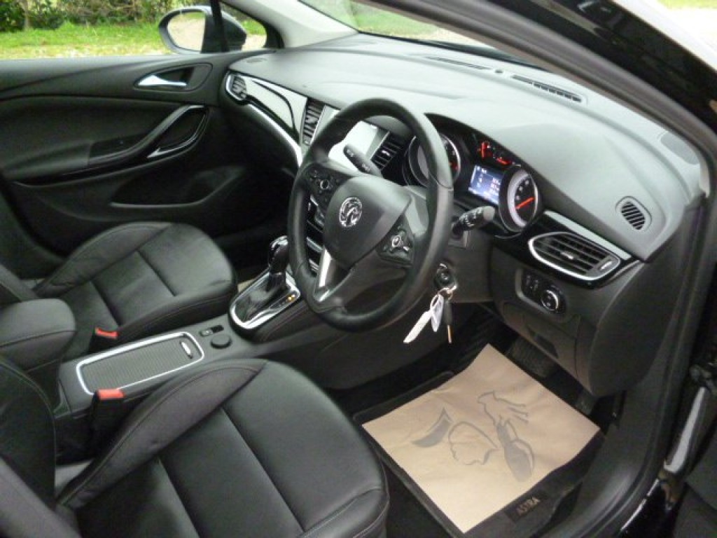 VAUXHALL ASTRA