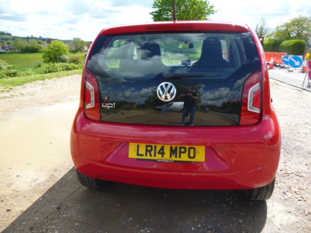 VOLKSWAGEN UP