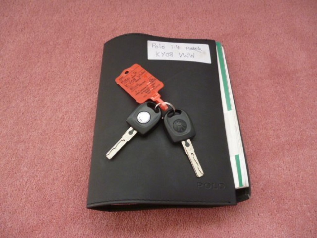 VOLKSWAGEN POLO