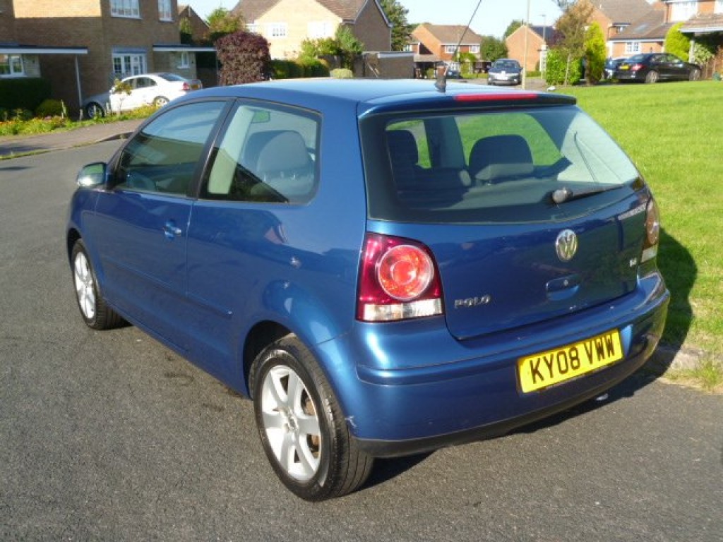 VOLKSWAGEN POLO