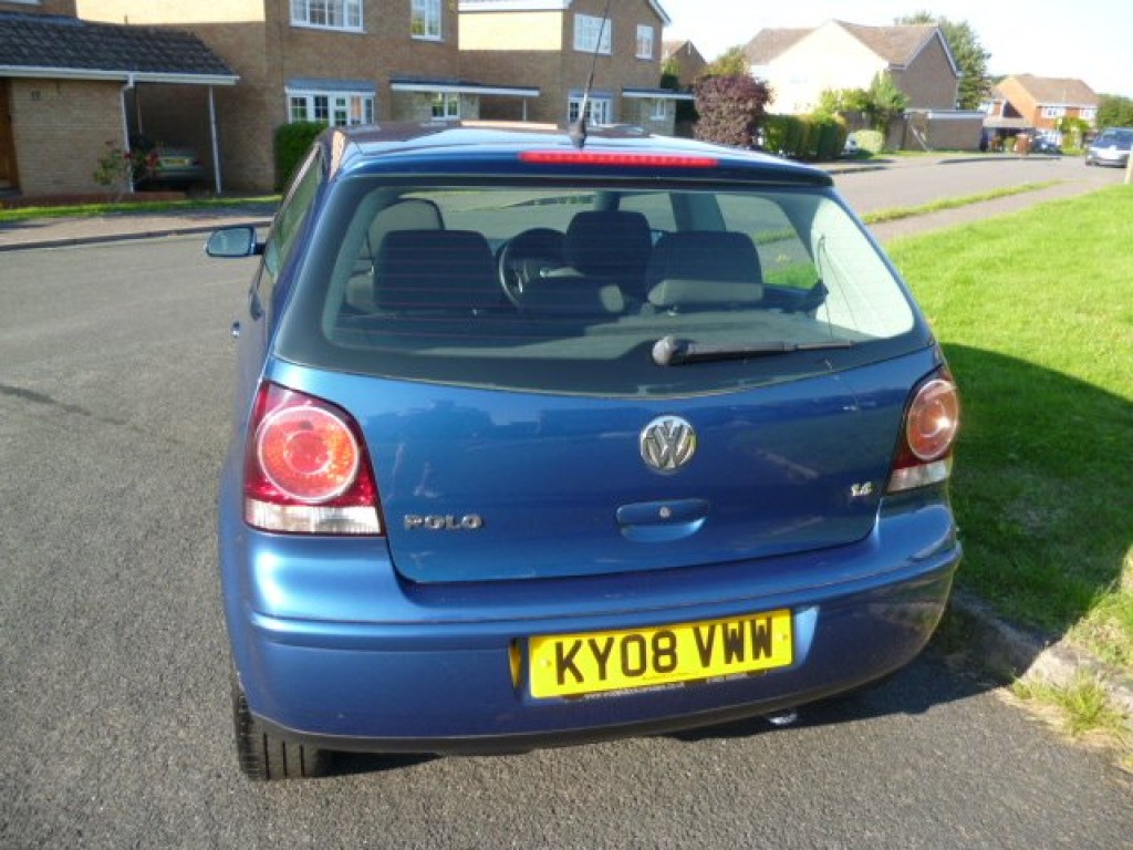 VOLKSWAGEN POLO
