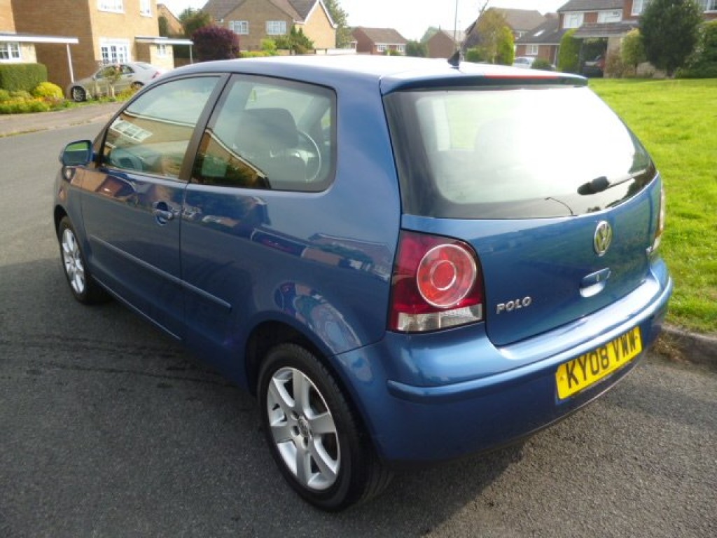 VOLKSWAGEN POLO