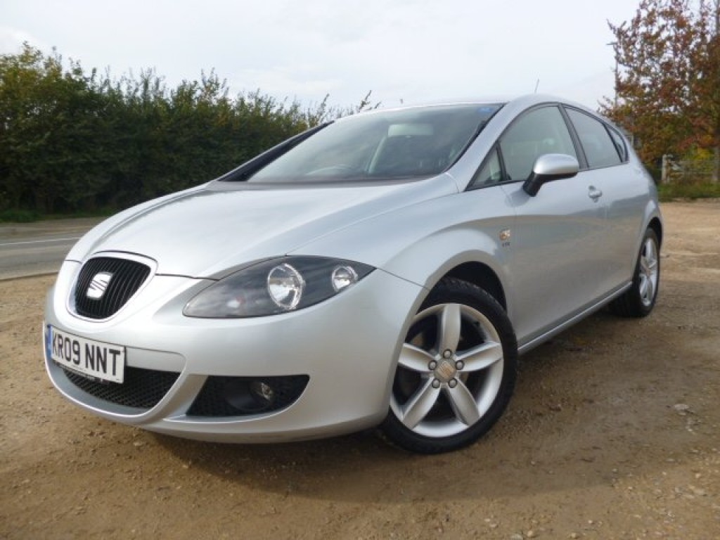 View SEAT LEON 1.4 TSI SPORT JUST SERVICED AND NEW MOT
