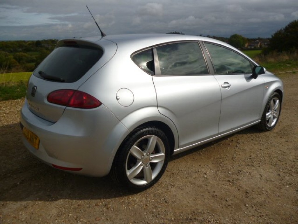 View SEAT LEON 1.4 TSI SPORT JUST SERVICED AND NEW MOT