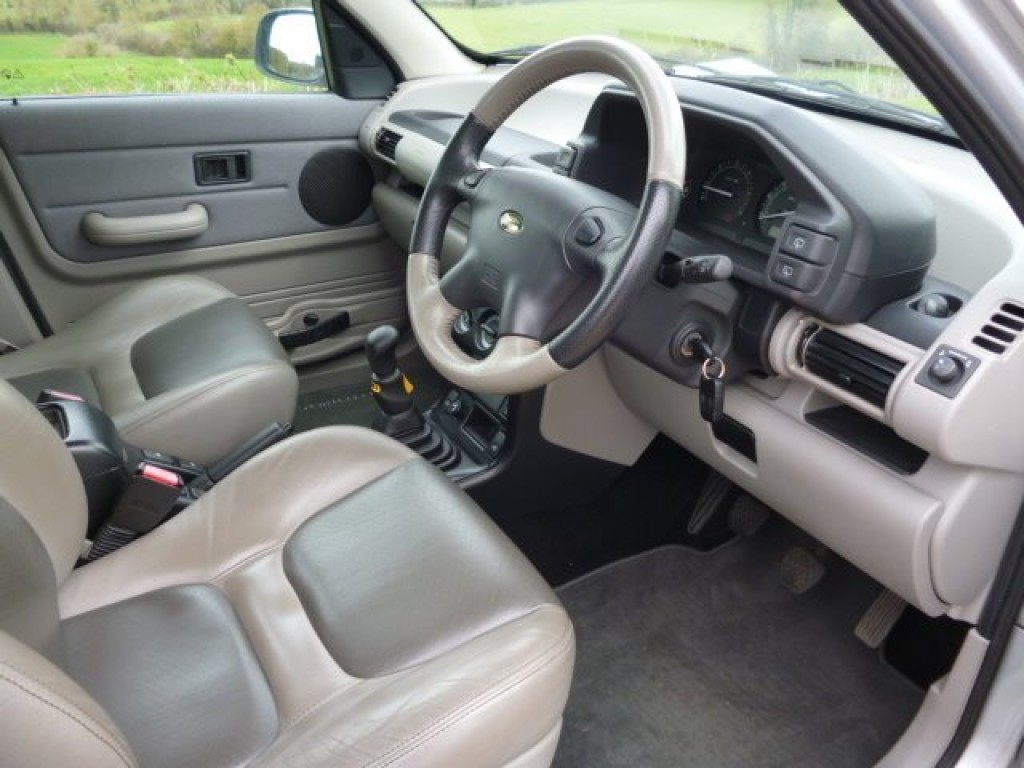 LAND ROVER FREELANDER
