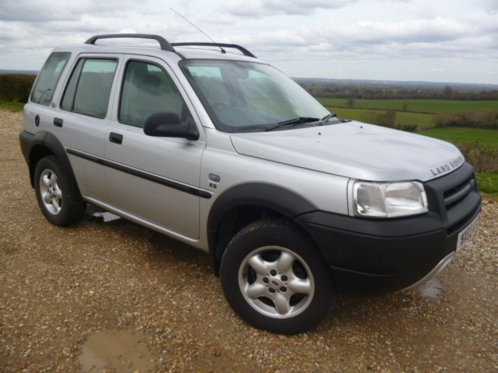 View LAND ROVER FREELANDER TD4 ES STATION WAGON