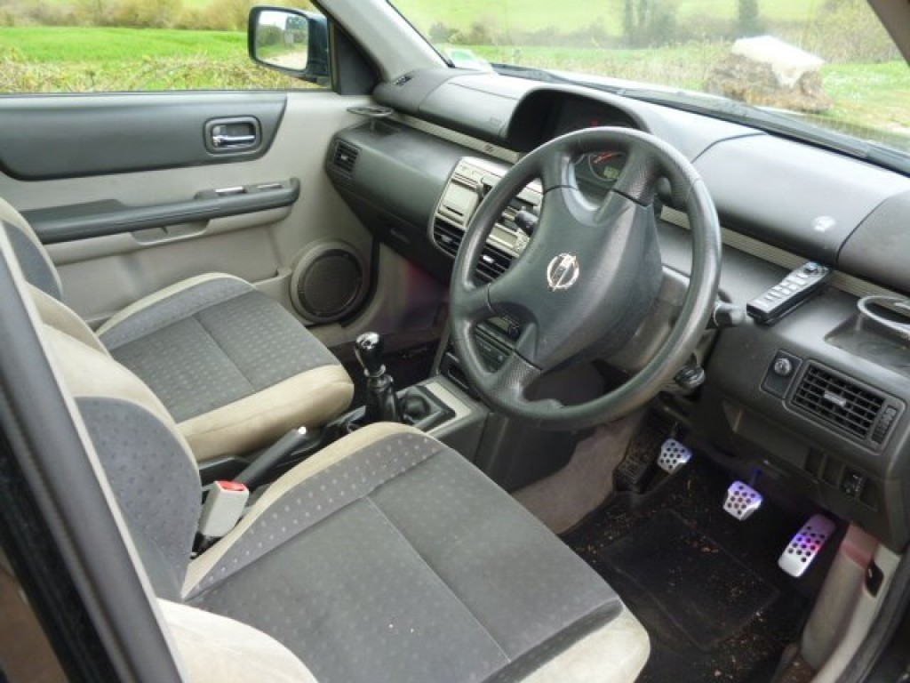 NISSAN X-TRAIL