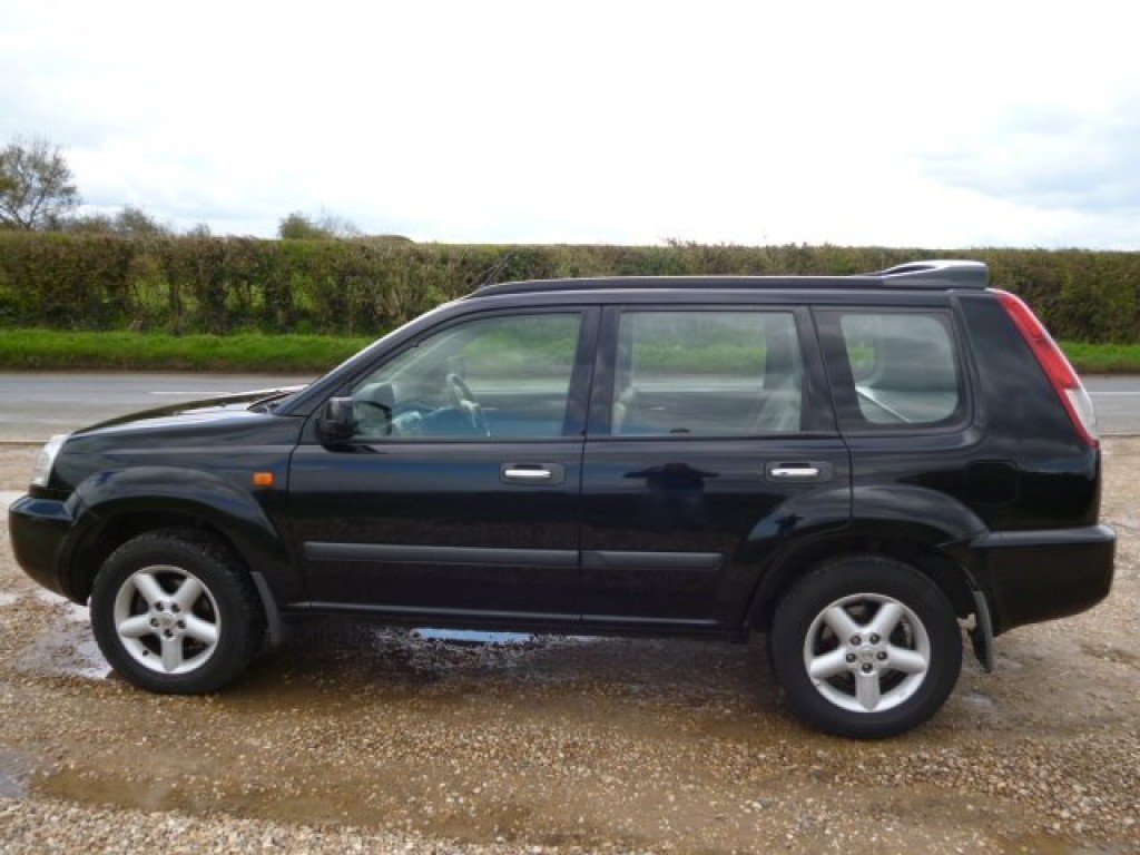 NISSAN X-TRAIL