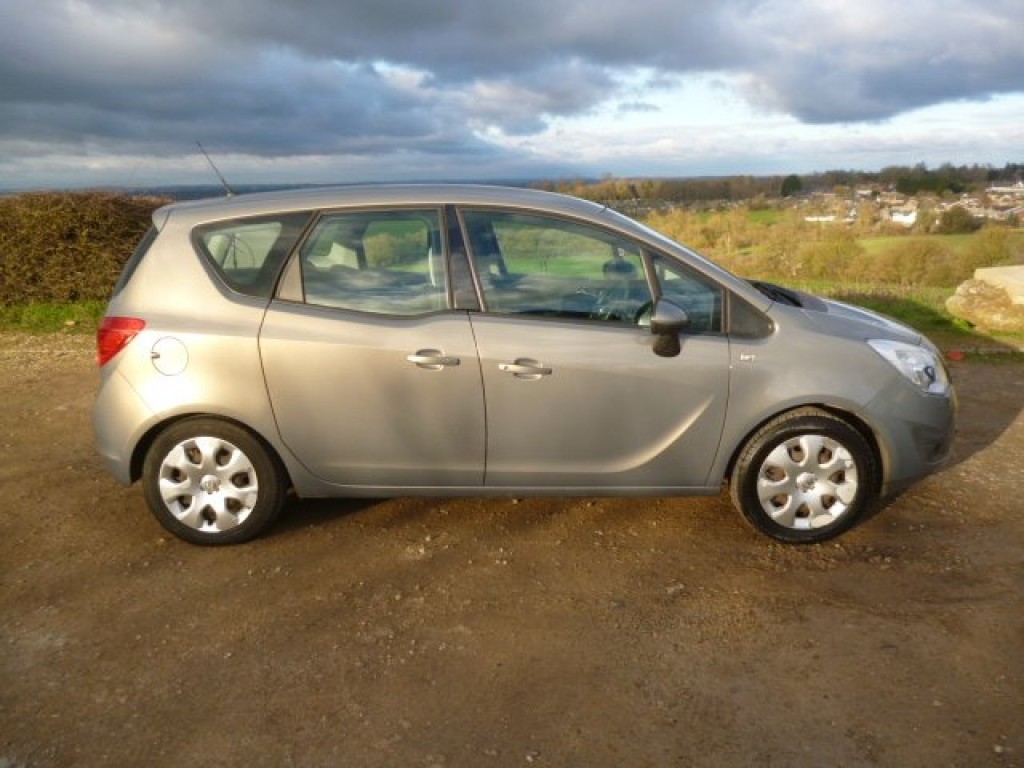 View VAUXHALL MERIVA 1.4 EXCLUSIV LOW MILES FSH PLEASE READ AD