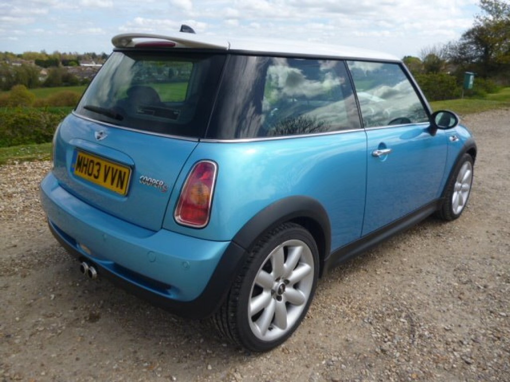 MINI HATCH
