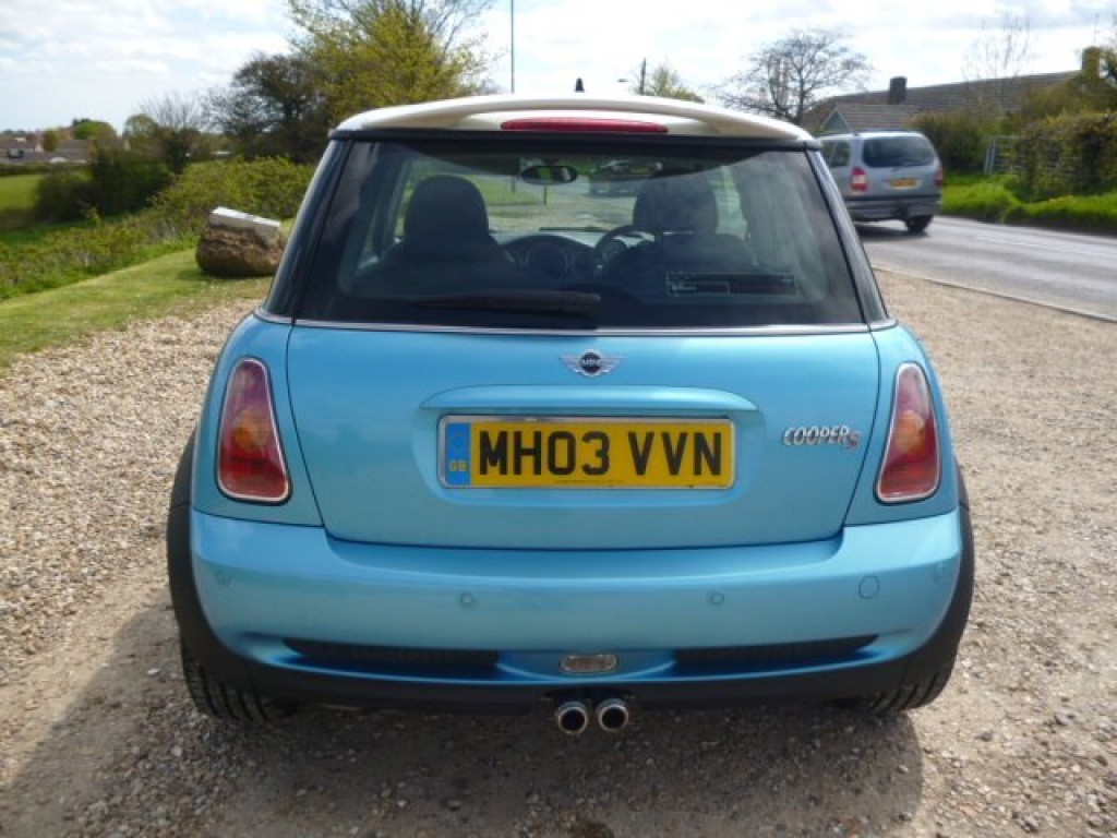 MINI HATCH