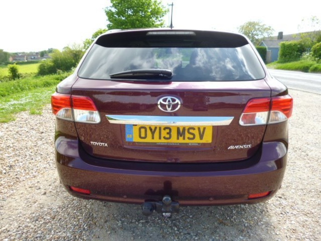 TOYOTA AVENSIS