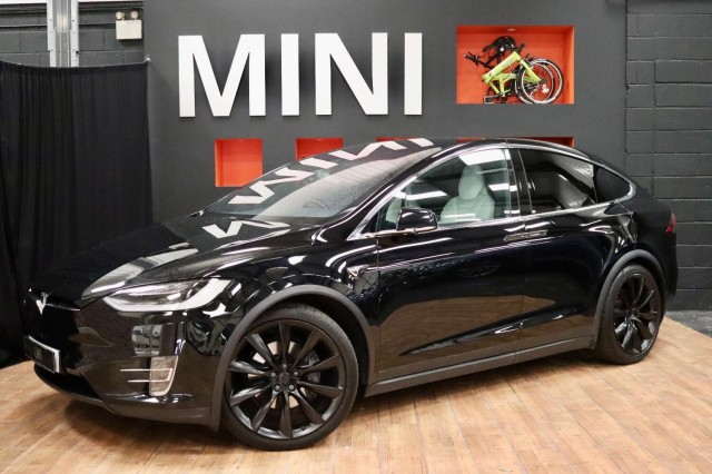 TESLA MODEL X